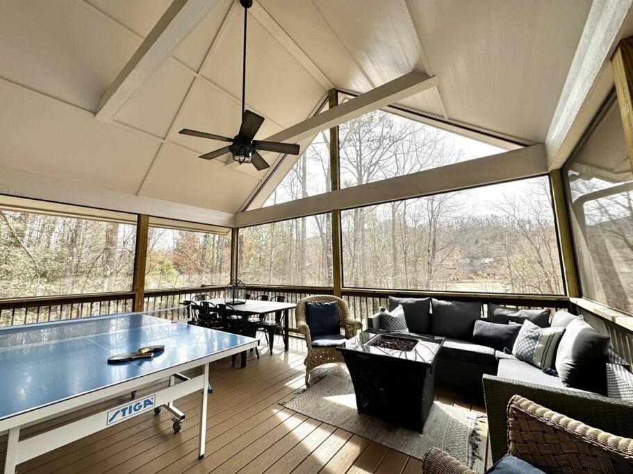 The Cove Retreat- Hot Tub/Screened Porch/Game Room Lake Lure Exterior photo