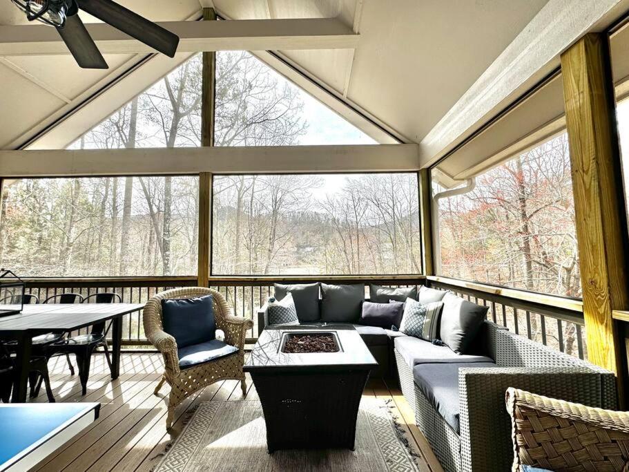 The Cove Retreat- Hot Tub/Screened Porch/Game Room Lake Lure Exterior photo