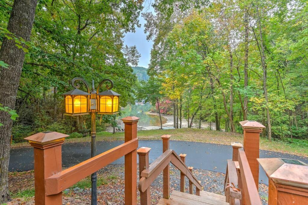 The Cove Retreat- Hot Tub/Screened Porch/Game Room Lake Lure Exterior photo