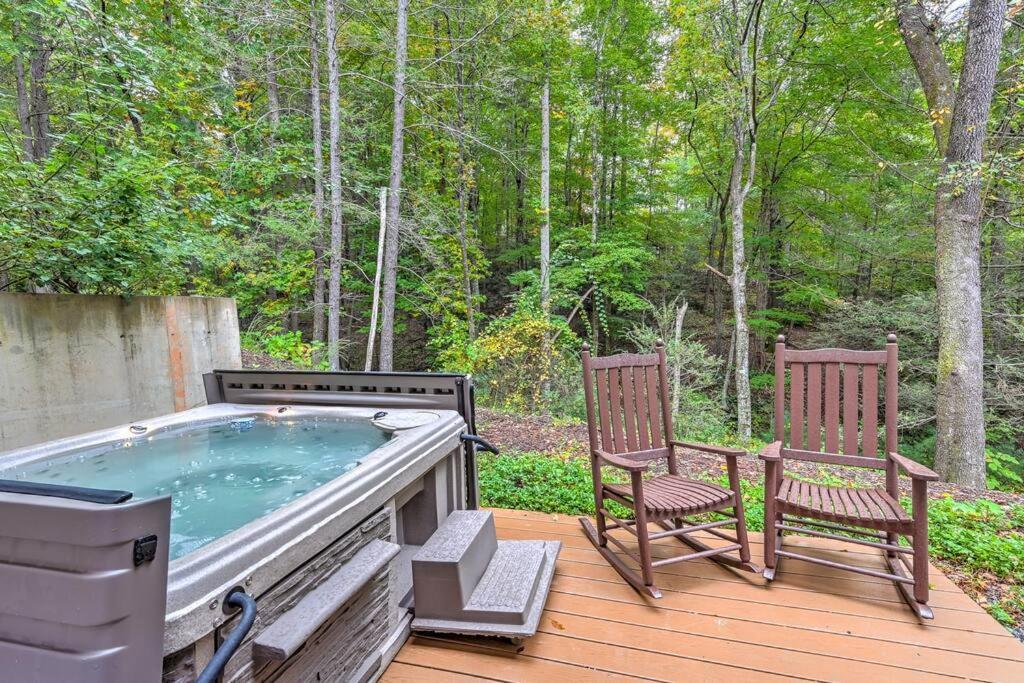 The Cove Retreat- Hot Tub/Screened Porch/Game Room Lake Lure Exterior photo