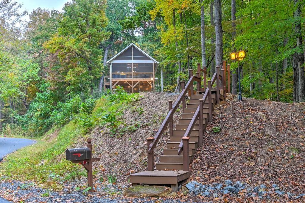 The Cove Retreat- Hot Tub/Screened Porch/Game Room Lake Lure Exterior photo